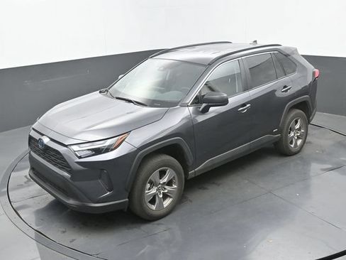Used 2023 Toyota RAV4 LE AWD/4WD image 32