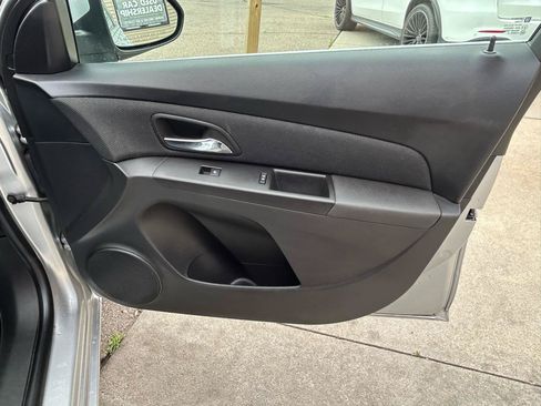 Used 2015 Chevrolet Cruze LT FWD image 16