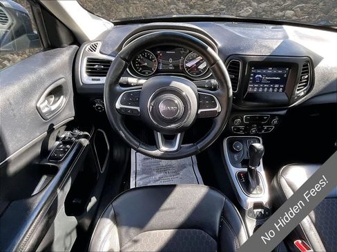 Used 2018 Jeep Compass Latitude w/ Popular Equipment Group AWD/4WD image 5