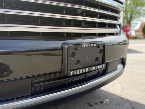 Used 2021 Chevrolet Suburban High Country image 13