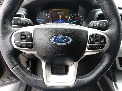 Used 2024 Ford Explorer XLT w/ Equipment Group 202A AWD/4WD image 15