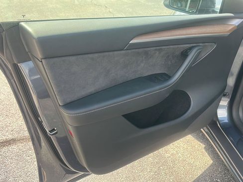 Used 2023 Tesla Model Y AWD image 20