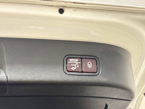 Used 2018 Mercedes-Benz GLS 450 4MATIC image 11
