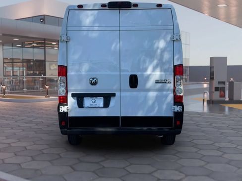 Used 2025 RAM ProMaster 2500 w/ Convenience Group FWD image 5