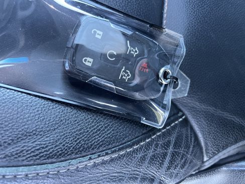 Used 2019 Chevrolet Suburban LT image 37