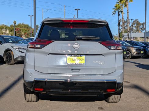 Certified 2024 Nissan Rogue Platinum image 10