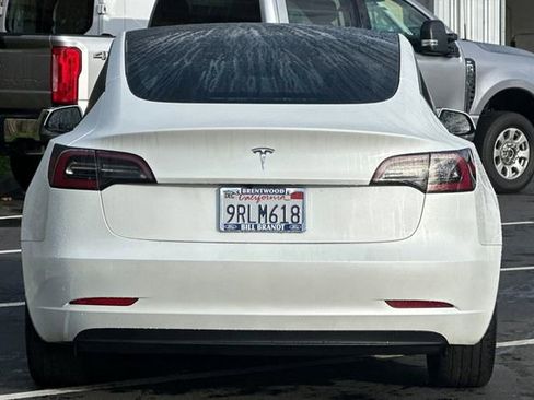 Used 2023 Tesla Model 3 Standard Range image 8