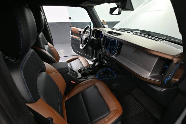 Used 2023 Ford Bronco Outer Banks AWD/4WD image 38