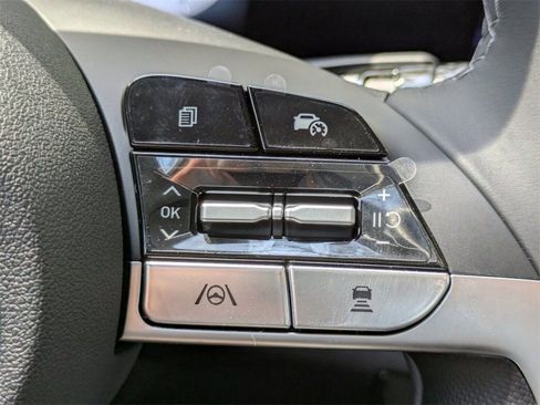 New 2025 Hyundai Elantra Limited FWD image 25