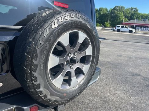Used 2018 Jeep Wrangler Unlimited Sahara AWD/4WD image 25