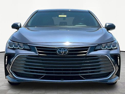Used 2021 Toyota Avalon XLE w/ Moonroof Package FWD image 2