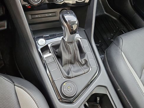 Certified 2023 Volkswagen Taos SEL image 14