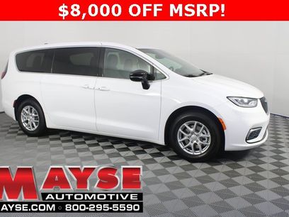 New 2026 Chrysler Pacifica Select