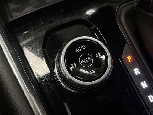 Used 2023 GMC Canyon AT4 image 24