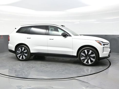 New 2025 Volvo EX90 Plus image 8