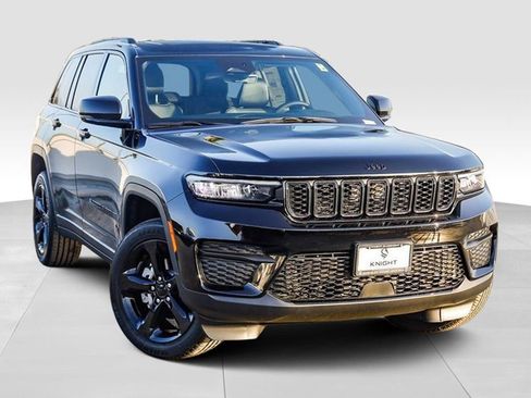 New 2025 Jeep Grand Cherokee Altitude image 2