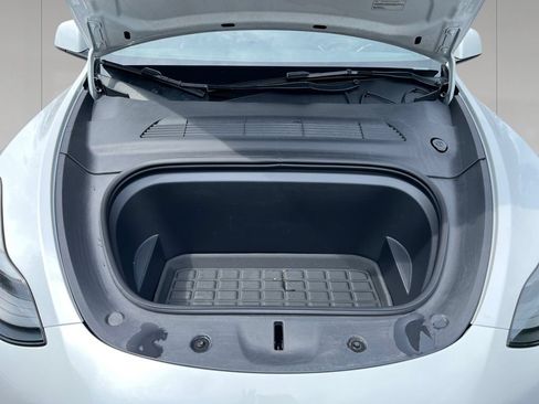 Used 2023 Tesla Model Y Performance AWD/4WD image 19
