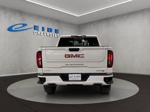 Used 2023 GMC Sierra 1500 AT4 w/ AT4 Premium Package AWD/4WD image 5