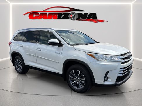 Used 2019 Toyota Highlander XLE AWD/4WD image 2