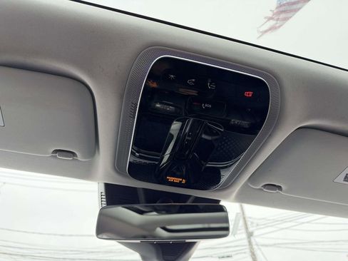 Used 2025 Mercedes-Benz E 350 4MATIC Sedan image 20