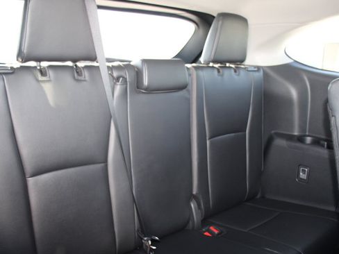 Used 2024 Toyota Highlander Limited image 17