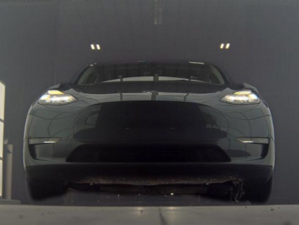 Used 2023 Tesla Model Y Long Range AWD/4WD image 3