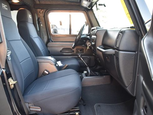 Used 2006 Jeep Wrangler X AWD/4WD image 20