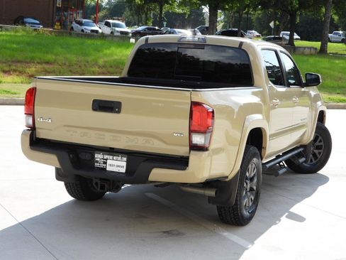 Used 2020 Toyota Tacoma SR5 w/ Technology Package AWD/4WD image 13