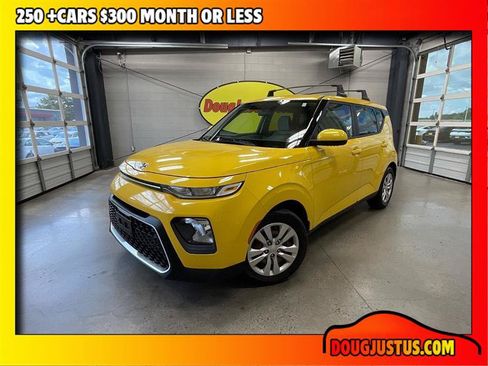 Used 2020 Kia Soul LX FWD image 1