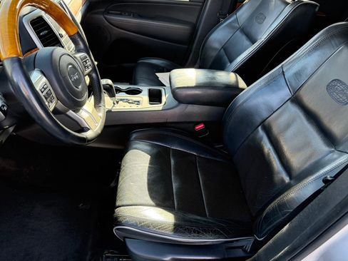 Used 2013 Jeep Grand Cherokee Overland image 7