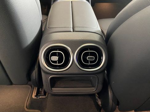 Used 2026 Mercedes-Benz GLC 300 4MATIC image 28