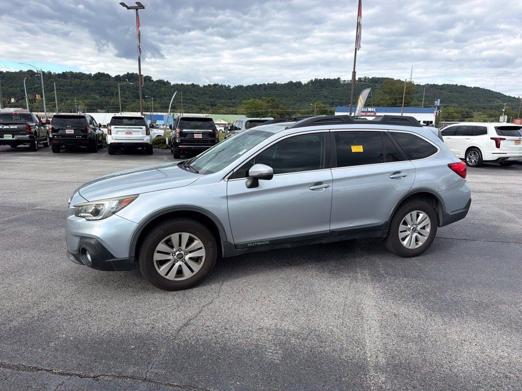 Used 2018 Subaru Outback 2.5i Premium AWD/4WD image 1