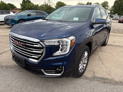 Used 2023 GMC Terrain SLT w/ Infotainment Package II AWD/4WD image 4