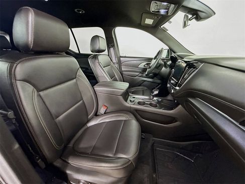 Used 2023 Chevrolet Traverse LT w/ LPO, Floor Liner Package image 28