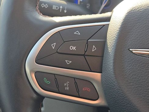 Used 2017 Chrysler Pacifica Touring-L Plus image 27