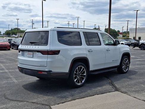 Used 2022 Jeep Wagoneer Series II w/ Premium Group I AWD/4WD image 2