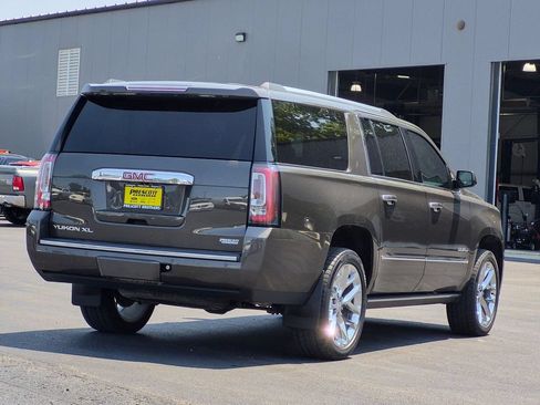 Used 2019 GMC Yukon XL Denali w/ Denali Ultimate Package AWD/4WD image 7