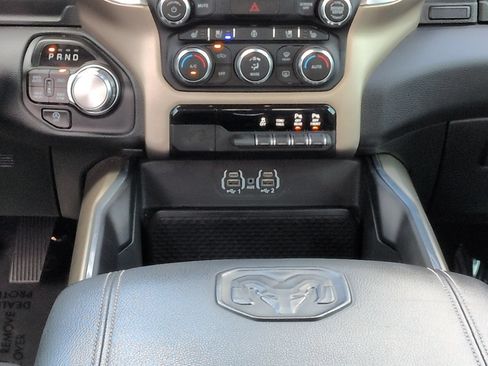 Used 2022 RAM 1500 Laramie AWD/4WD image 18