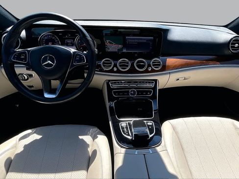 Used 2018 Mercedes-Benz E 300 4MATIC image 15
