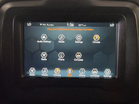 Used 2018 Jeep Renegade Altitude FWD image 25