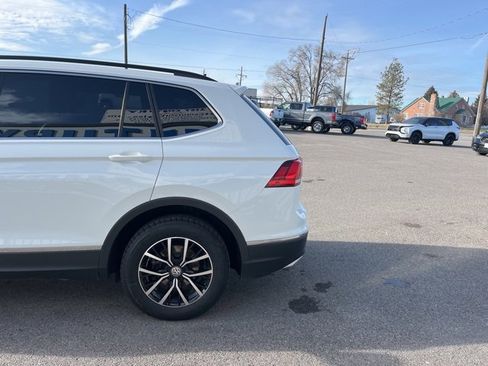Used 2021 Volkswagen Tiguan SE image 9