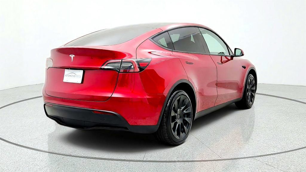 Used 2024 Tesla Model Y 2WD image 5