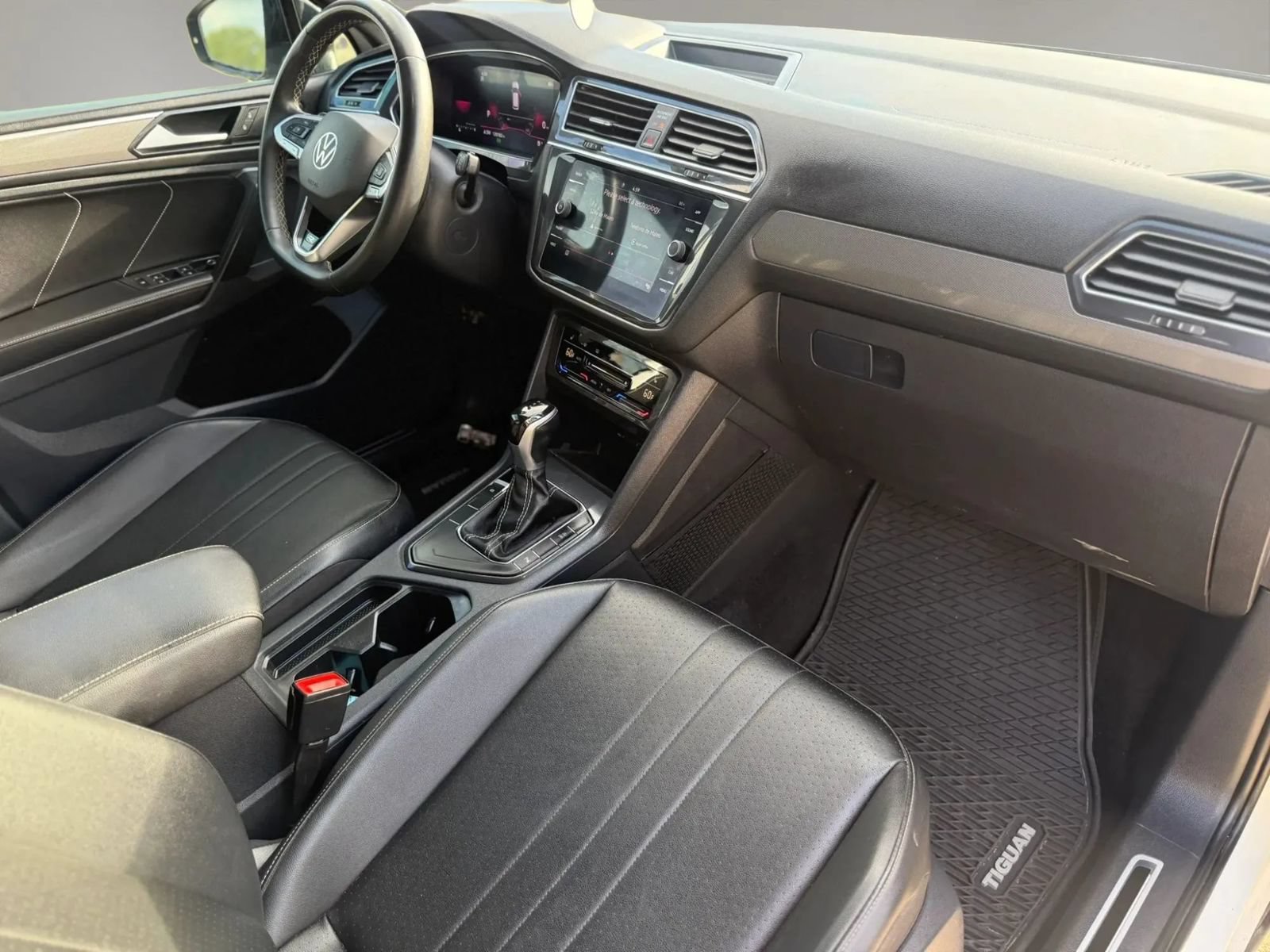 Used 2023 Volkswagen Tiguan SE R-Line FWD image 16