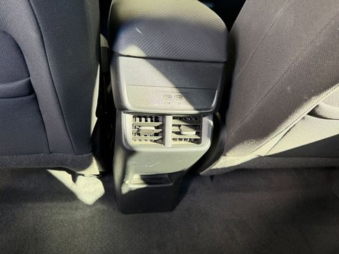 Used 2025 Chevrolet Equinox LT image 23