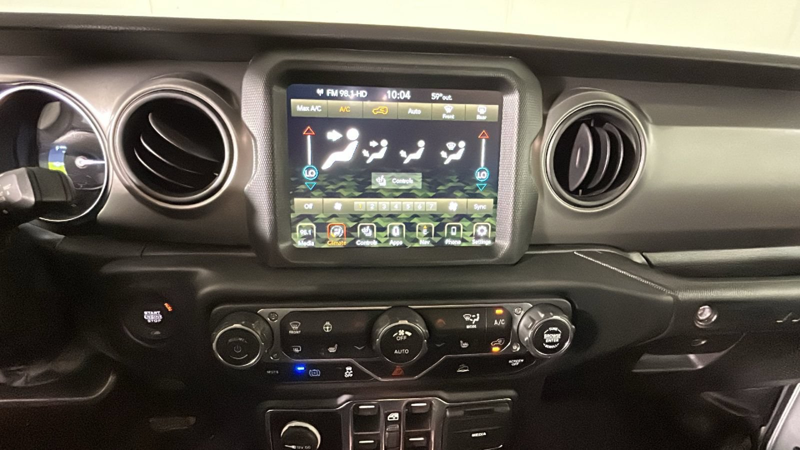 Used 2023 Jeep Wrangler Unlimited w/ Cold Weather Group AWD/4WD image 27
