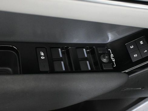 Used 2024 Land Rover Range Rover Velar S image 29