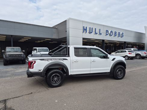 Used 2019 Ford F150 Raptor w/ Equipment Group 802A Luxury image 4
