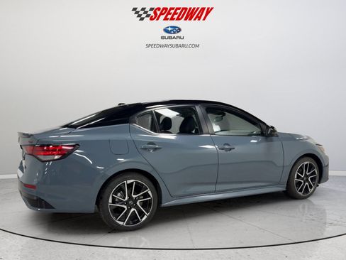Used 2025 Nissan Sentra SR w/ SR Premium Package FWD image 5