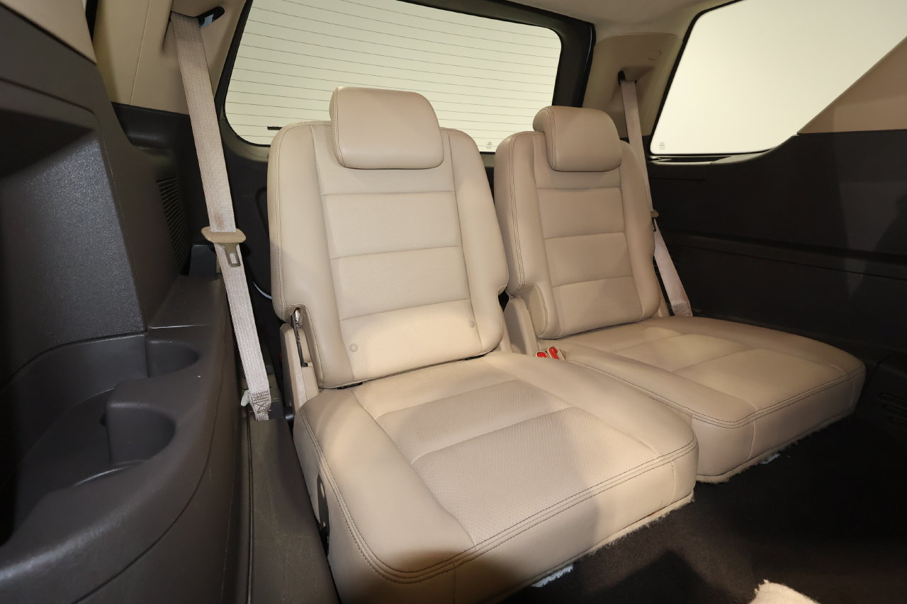 Used 2008 Ford Taurus X Limited FWD image 17