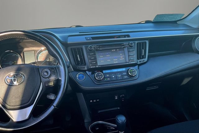 Used 2018 Toyota RAV4 XLE AWD/4WD image 9